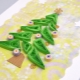 Methods for making a Christmas tree using the quilling technique