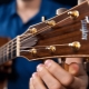 Why does a guitar go out of tune quickly and how to tell?