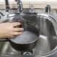Metal sponge for washing dishes: pros and cons, application