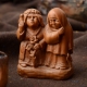Choosing a statuette made of wood