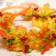 Making a wreath of maple leaves