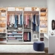 How to clean up your closet?