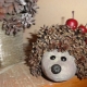 How can you make a hedgehog from cones?