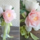 Do-it-yourself crepe paper flowers