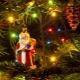 How to beautifully decorate a Christmas tree with a garland?