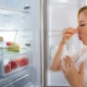 How to remove the smell from the refrigerator?