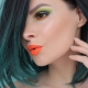 Makeup in green tones