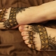 Henna drawings on the leg