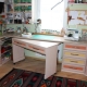 Choosing a table for needlework