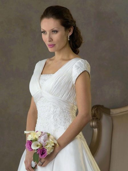 long wedding dress with short sleeves