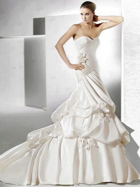 Exclusive wedding dress