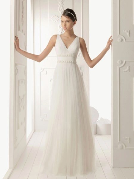 Simple wedding dress