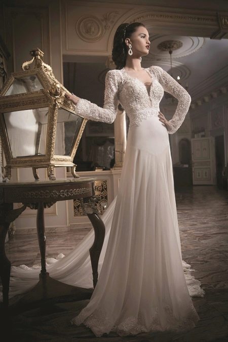 Classic puffy wedding dress