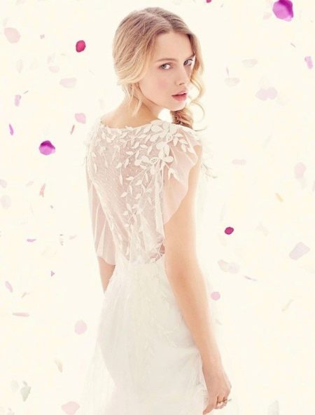 Robe de mariée à manches évasées