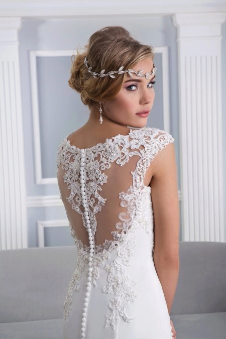Accessoires pour une robe de mariée en dentelle