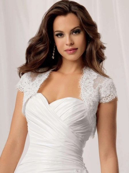 Boléro de mariage en dentelle