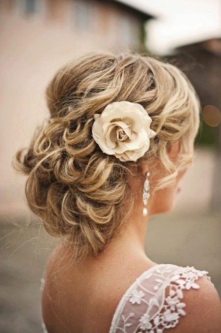 The right hairstyle for a beach wedding
