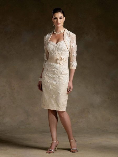 Robe de mariée midi avec boléro