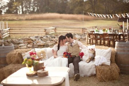 Autumn wedding in rustic style