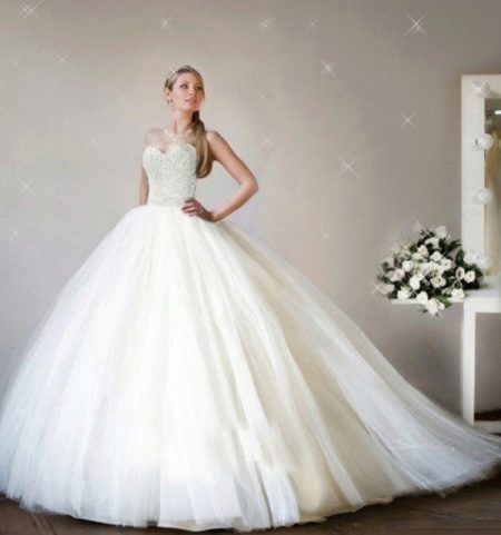 Lace wedding dress
