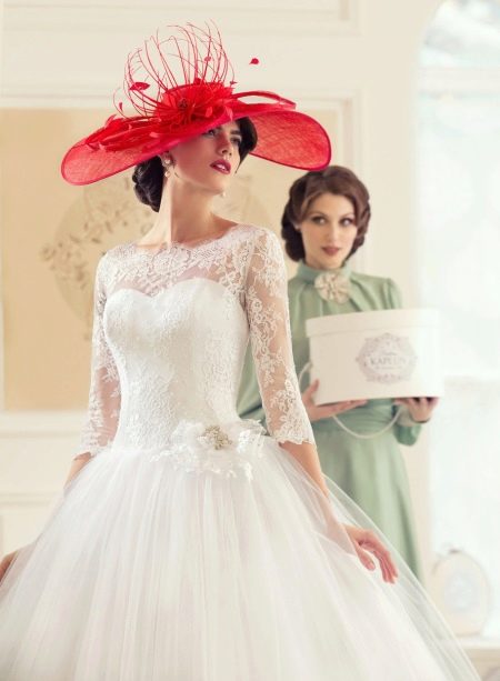 Closed top dress
