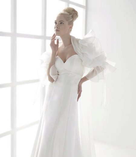 Wedding bolero with puff sleeves