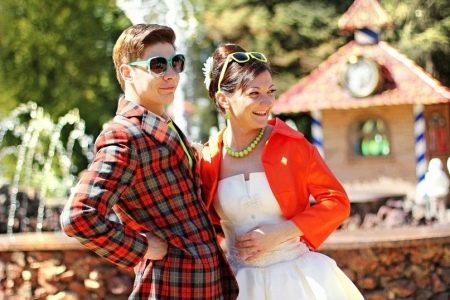 Groom outfit in the style of the 60s