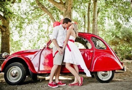 Retro wedding retro car