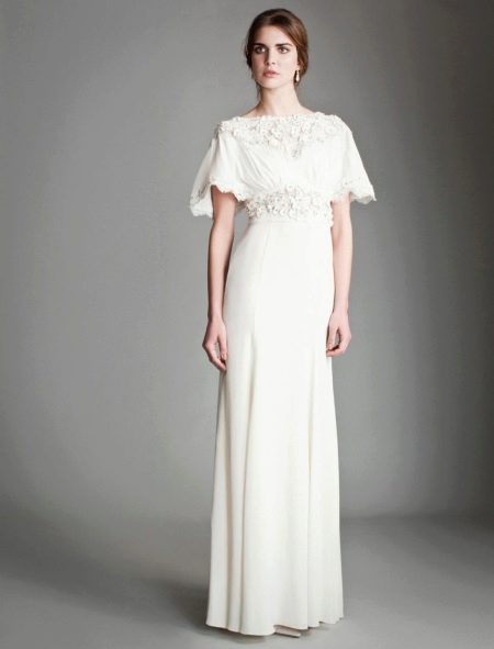 Closed wedding dress with short sleeves
