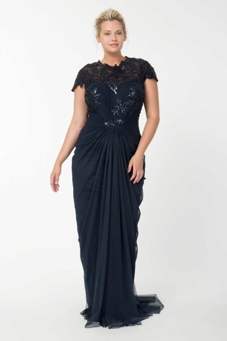 Fashionable evening dress for full