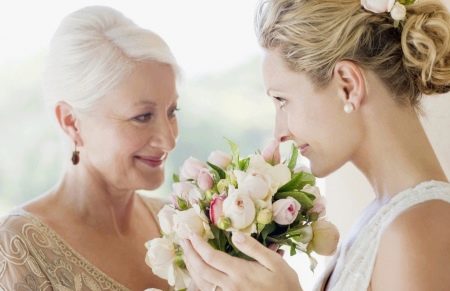 Makeup for the mother of the bride