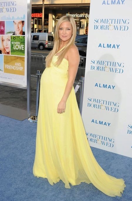 Yellow evening dress for pregnant women