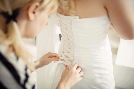 Enfilez une robe de mariée