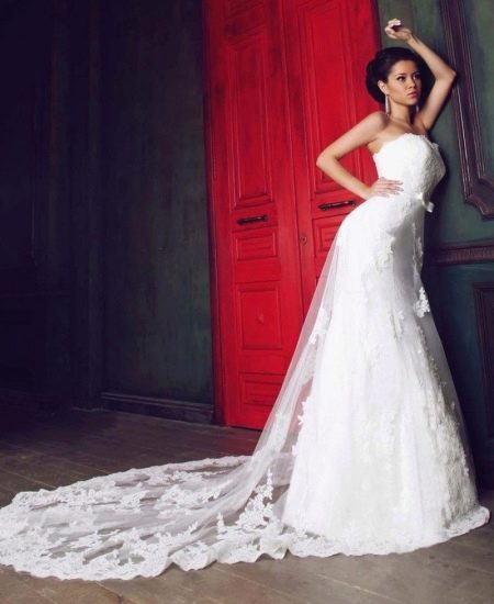Wedding dress with lace train