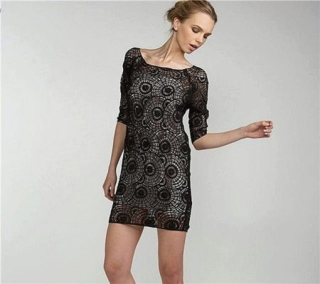 Tape lace short evening dress
