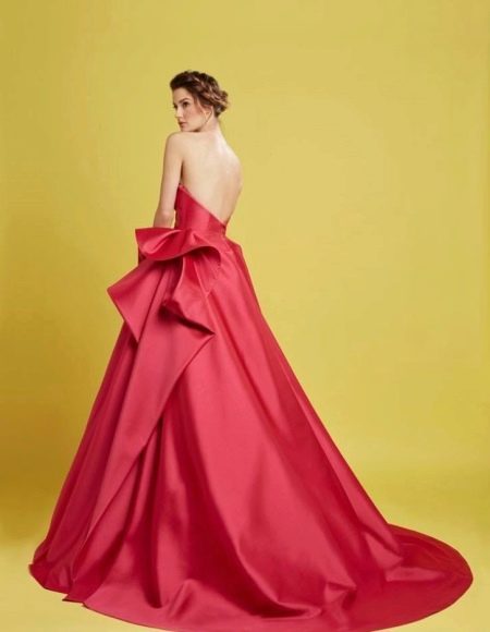 Lush short dress with an open back