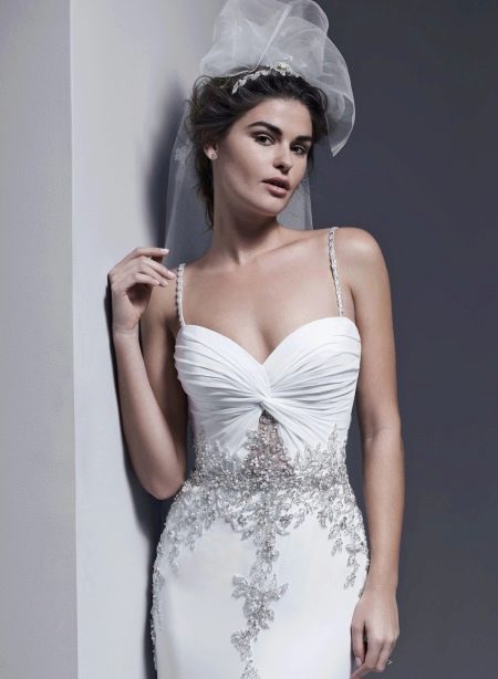 Νυφικό με κρύσταλλα Swarovski και πέρλες