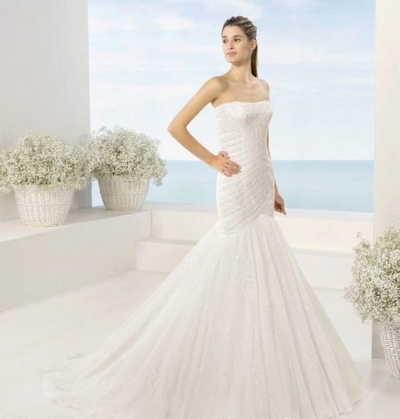 Mermaid wedding dress with drapery