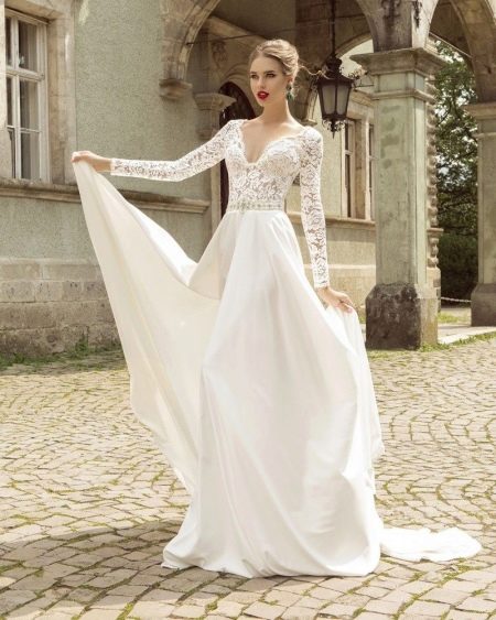 Robe de mariée avec haut en dentelle