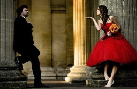 Red puffy short wedding dress