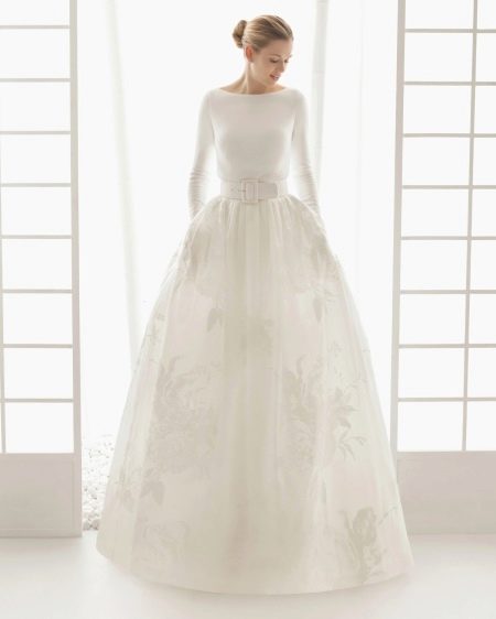 Robe de mariée trapèze à dos fermé