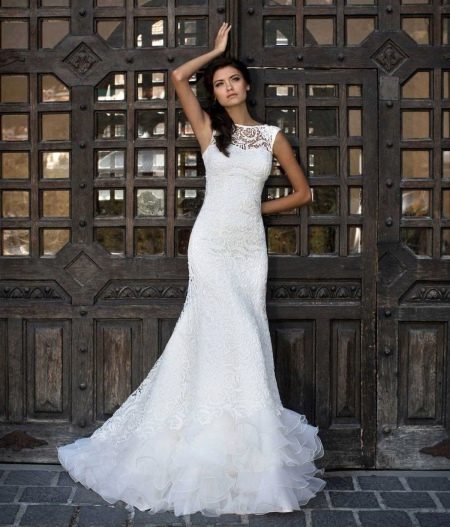 Wedding dress from the Brilliant collection from Hadassa closed