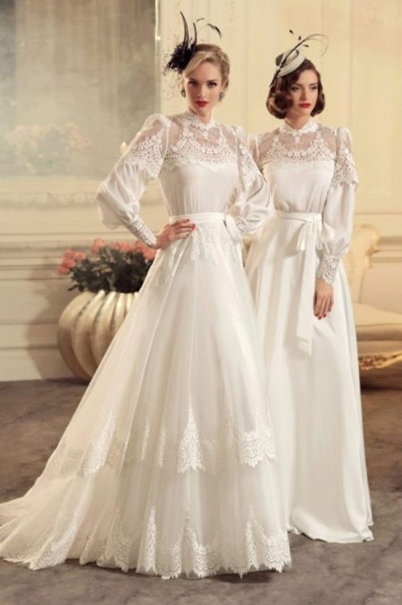 Retro style wedding dress with belt