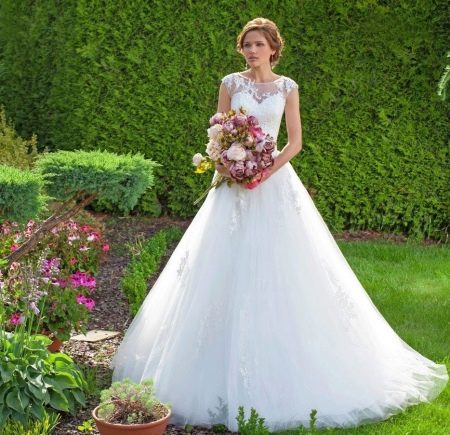 Wedding look from Lady White