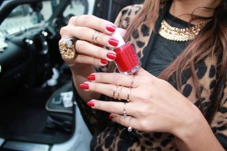 Manicure for a leopard dress