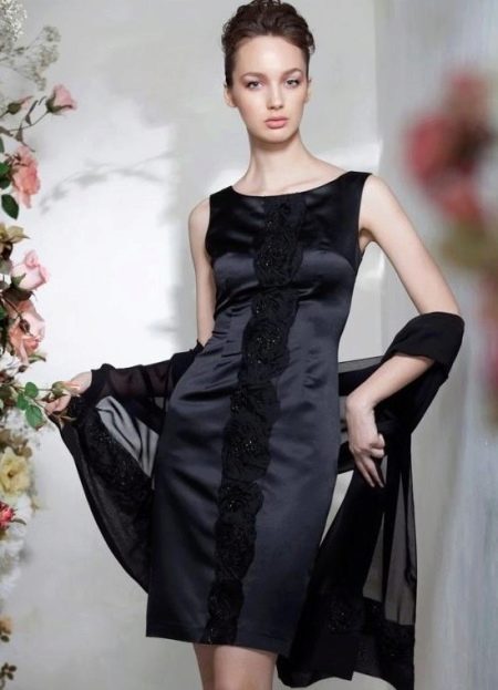 Short evening dress with cape