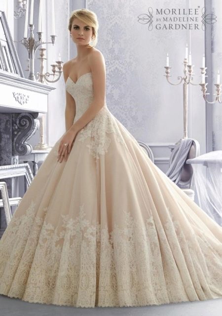 Ivory wedding dress