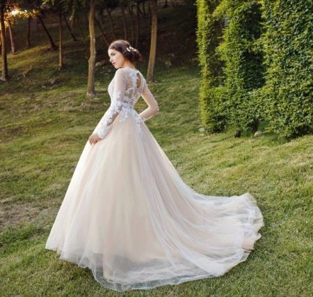 Ivory wedding dress