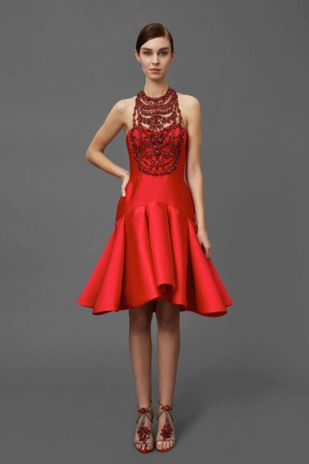 Selection of jewelry for a midi evening dress