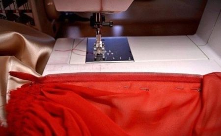 Sewing on zippers